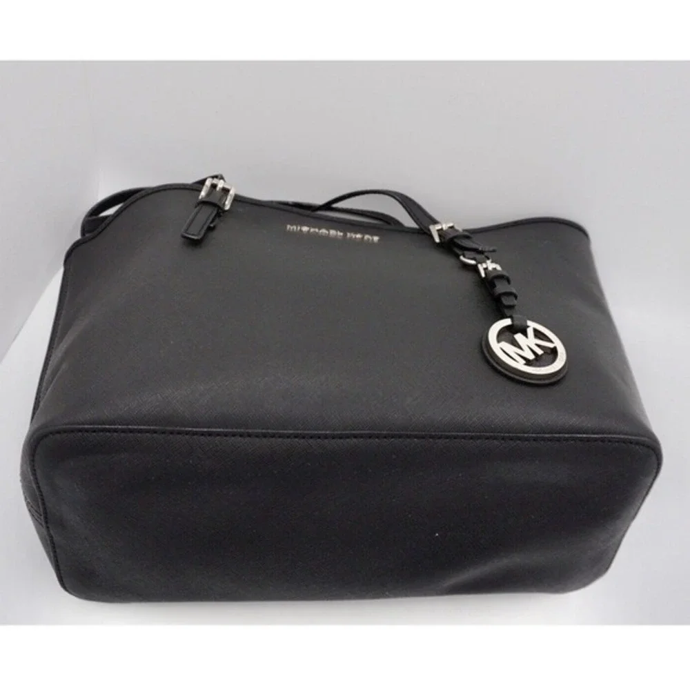 Michael Kors Voyager Medium Tote Bag Black Saffiano Leather Silver‎ Tone 37-03